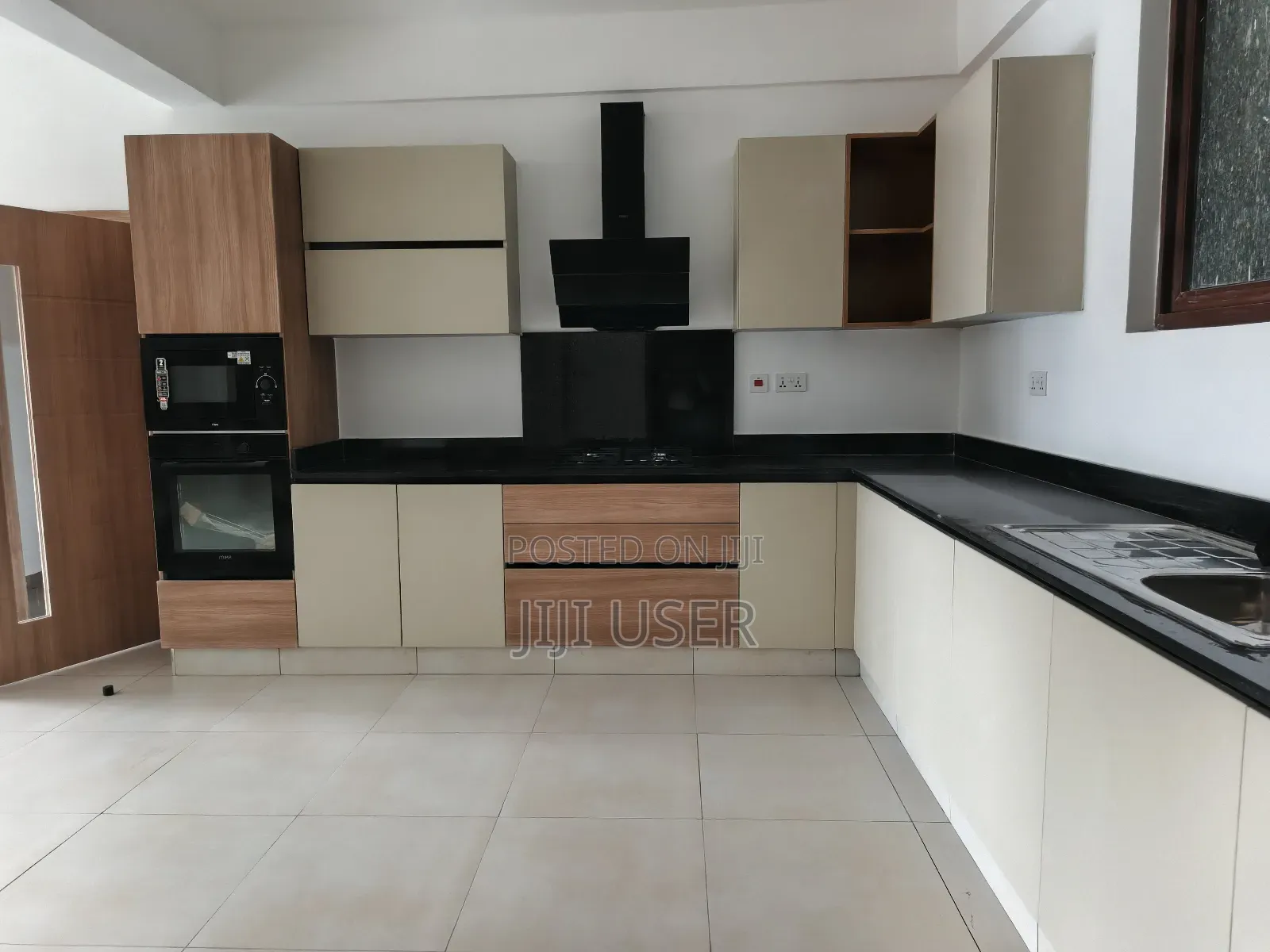 3bdrm Apartment in Parklands for rent