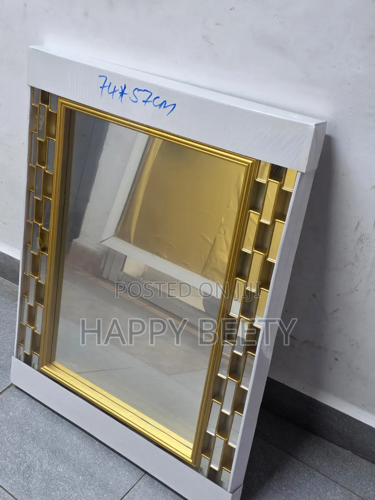 *Creative Entrance Decorative Wall Mirror*