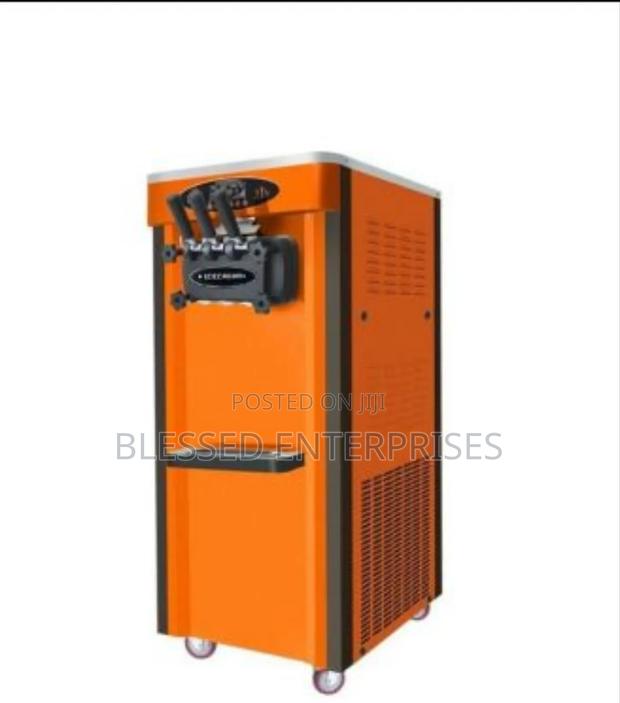 Quality Ice Creams Machine - main view