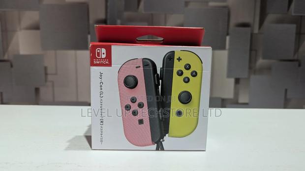 Nintendo Switch Joy-Con Controllers - thumbnail 3