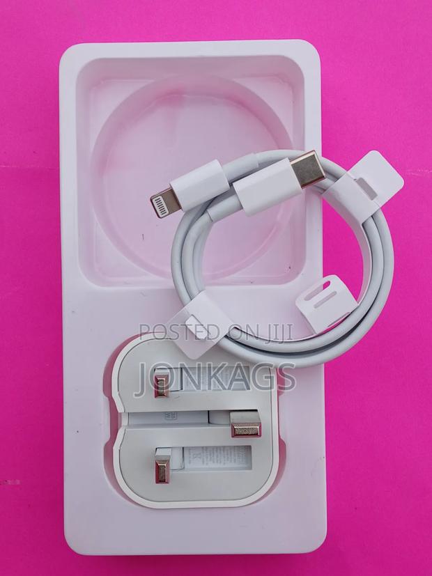 35 Watts Apple Power Adapter Plus Cable - thumbnail 3