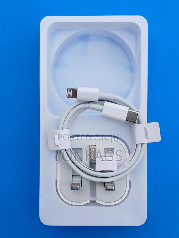 Usb-C to Apple Lighting Power Adapter 35w - thumbnail 2