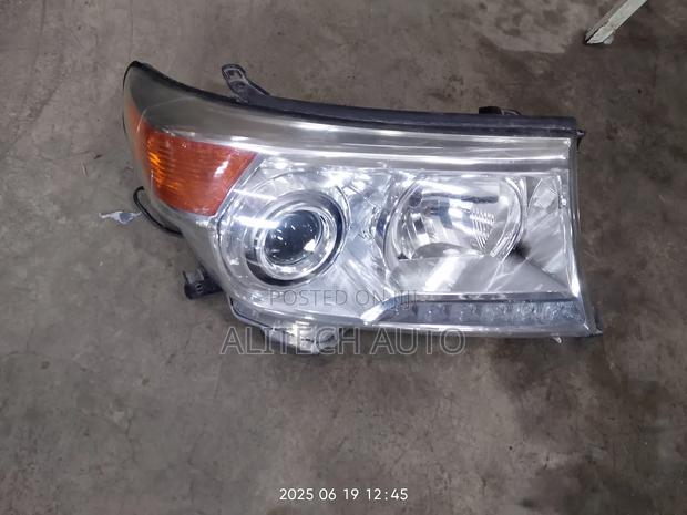 Toyota Land Cruiser Headlight Xenon