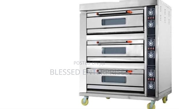 Quality Electric Oven Three Deck Six Trays - main view