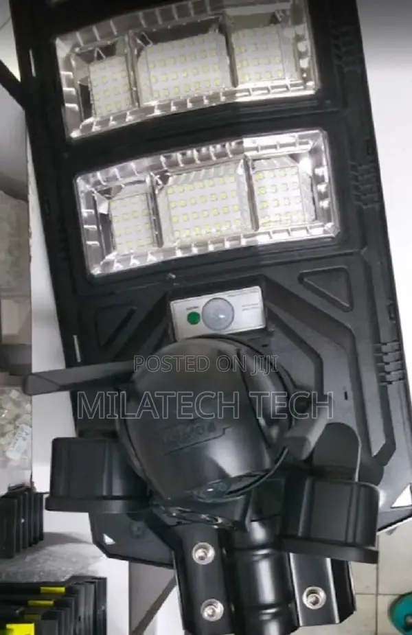 Modern Streetlights With Ai Solar Camera + Lighting 2 in 1