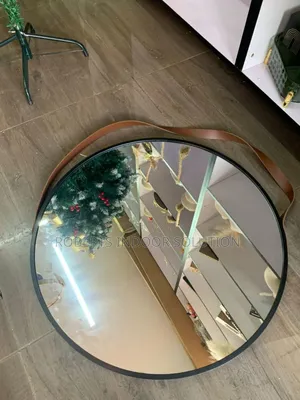 *Minimalist Nordic Round Decorative Mirror