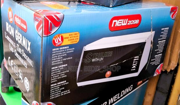 Sterilizer Machine With Uv Iron Germix - main view