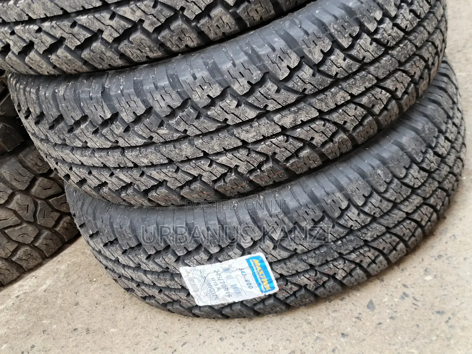 245/70r16 Maxtrek Tyre