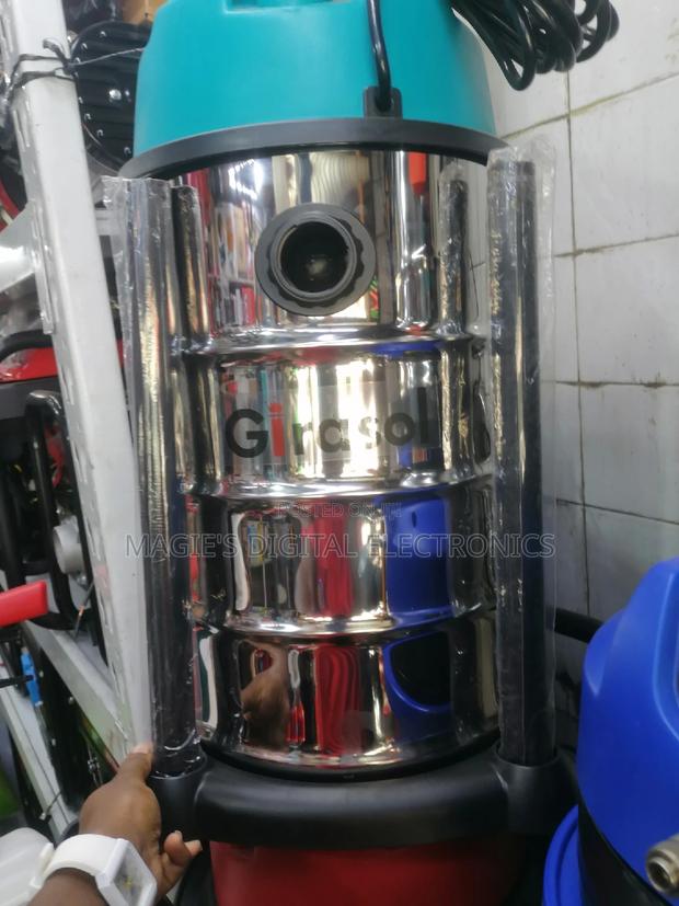 High Standard 30l Girasol Vacuum Cleaner