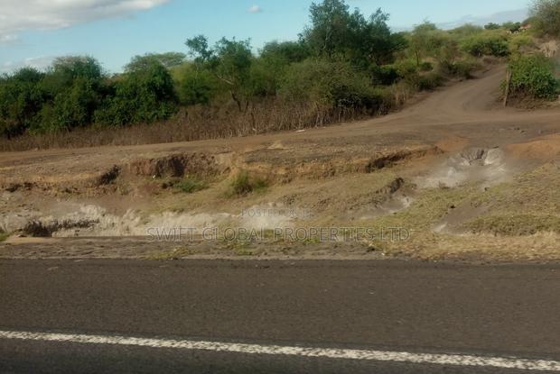 1500 Acres in Voi on Mombasa-Nairobi Highway Is for Sale