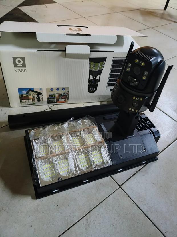 180w 4g Solar Floodlight With PTZ Camera – Wireless Security - main view