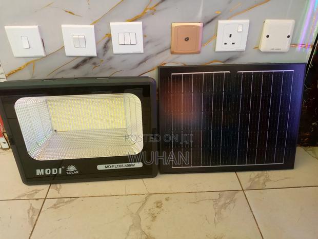 Modi 400 Watts Automatic Solar Floodlight, Photo Sensor