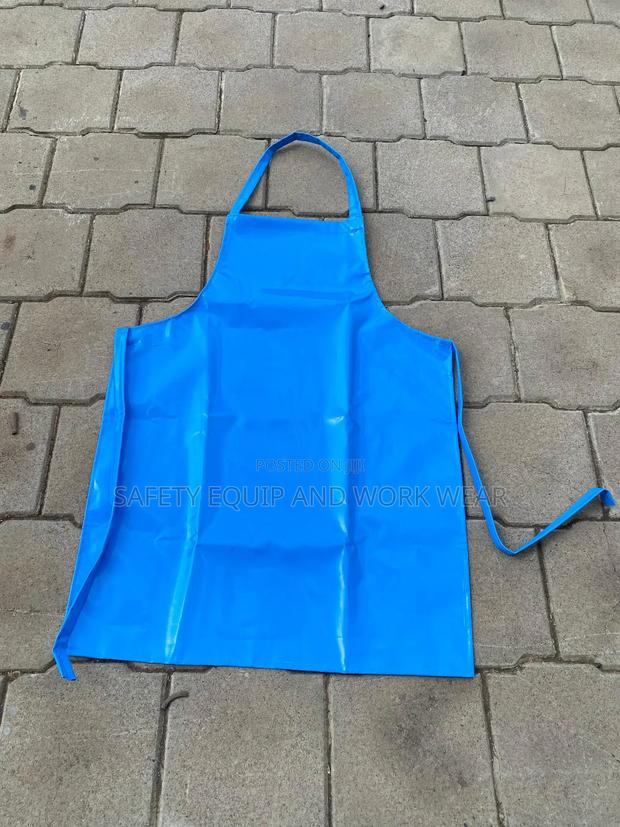 PVC Apron Chemical Resistant Work Wear for Laboratories.