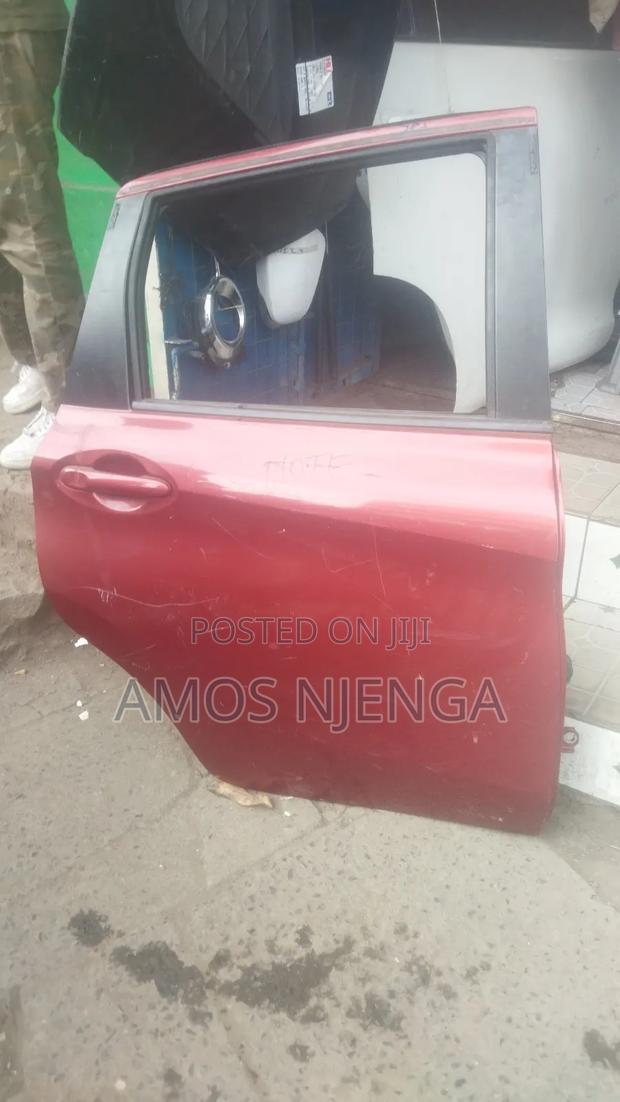 Nissan Note 2018 Back Right Door - thumbnail 2