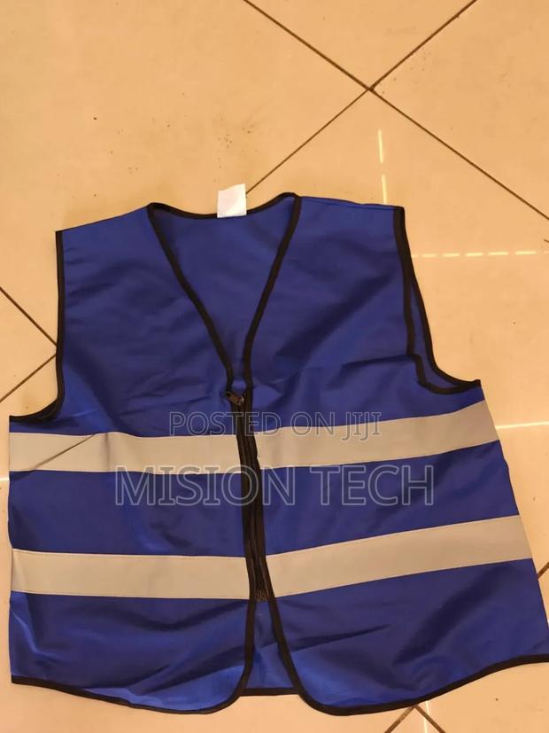 Reflector Jacket With A Zip****
