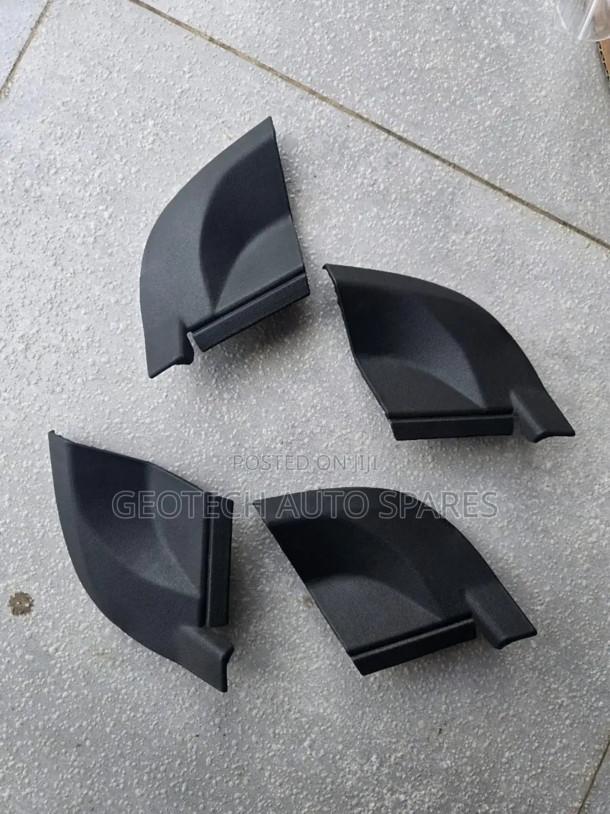 Toyota Hiace 7l Windscreen Finisher Available