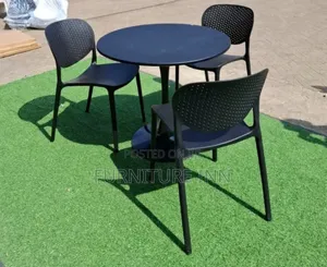 Circular Beautiful Dining Table Set
