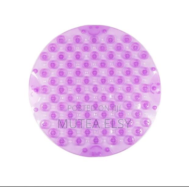 Round Antislip Bathroom Mats - thumbnail 4