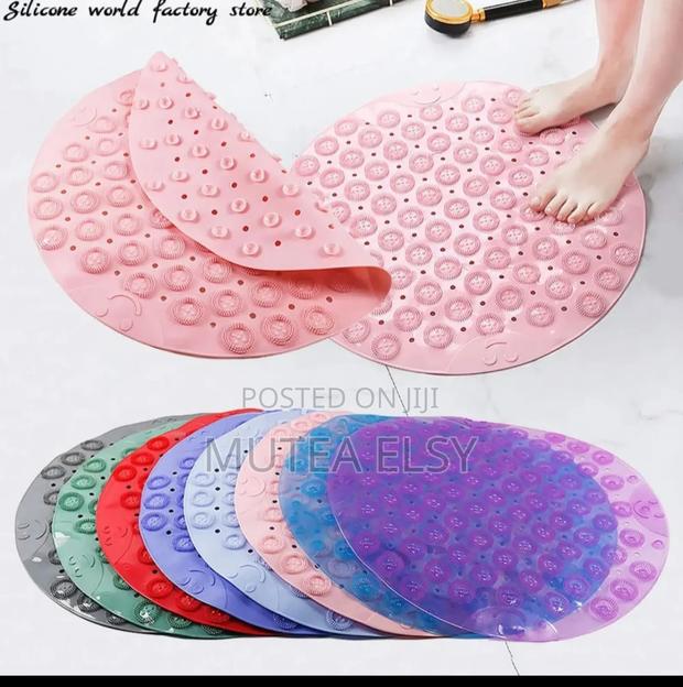 Round Antislip Bathroom Mats - thumbnail 7