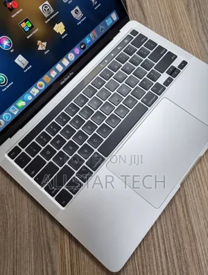 Laptop Apple MacBook Pro 2020 16GB Intel Core I7 SSD 256GB