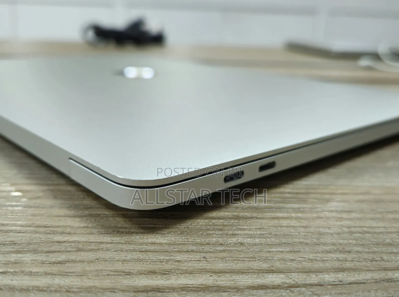 Laptop Apple MacBook Pro 2020 16GB Intel Core I7 SSD 256GB