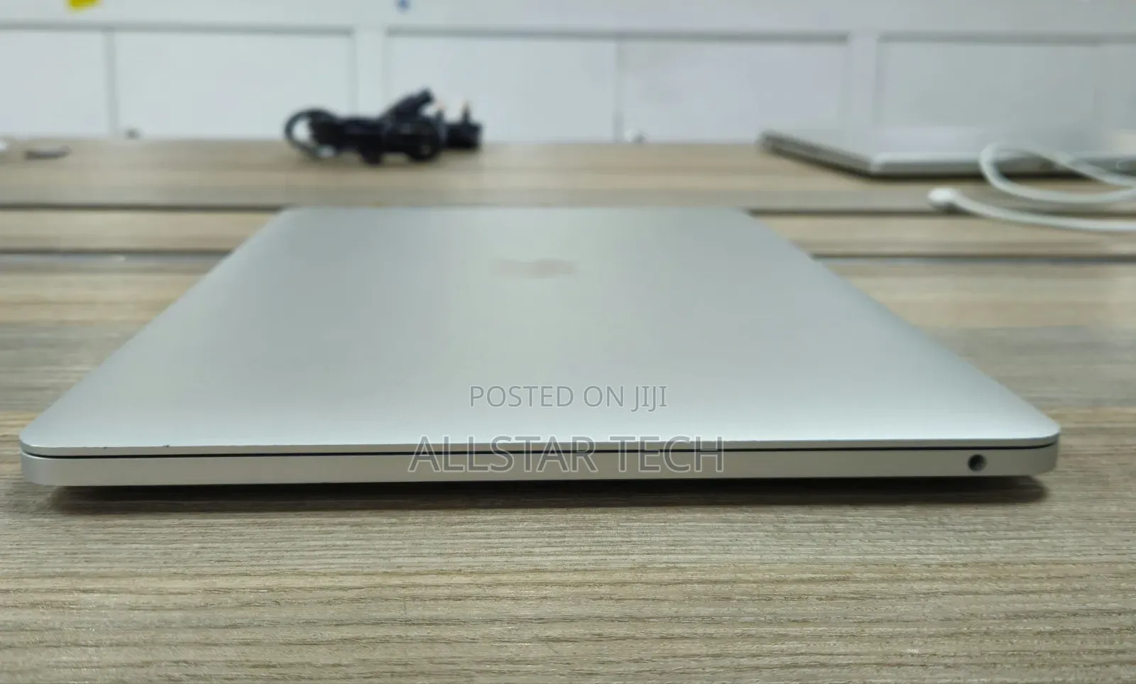 Laptop Apple MacBook Pro 2020 16GB Intel Core I7 SSD 256GB