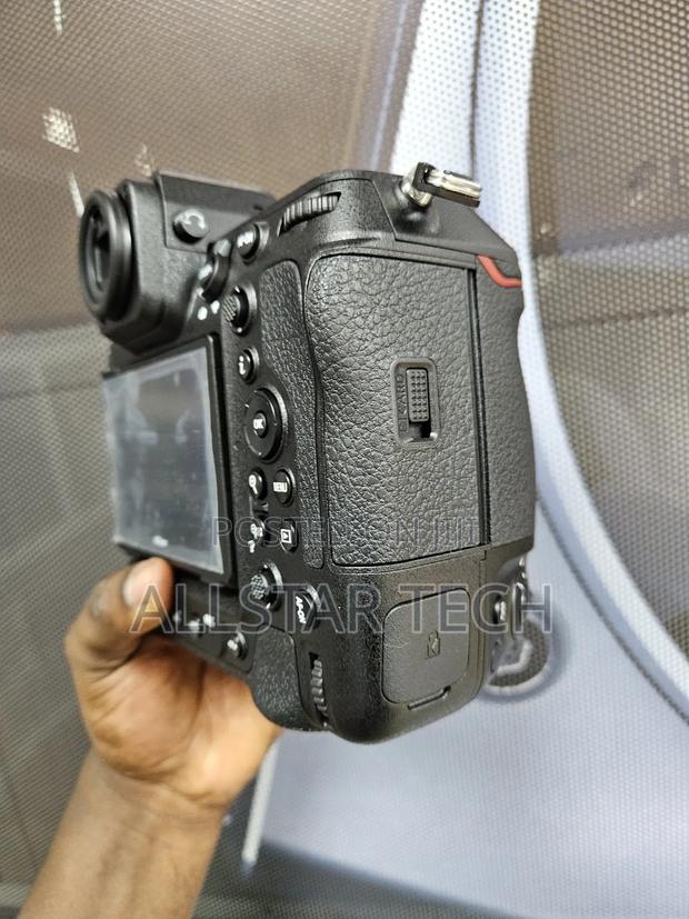 Nikon Z9 Mirrorless Camera - thumbnail 5