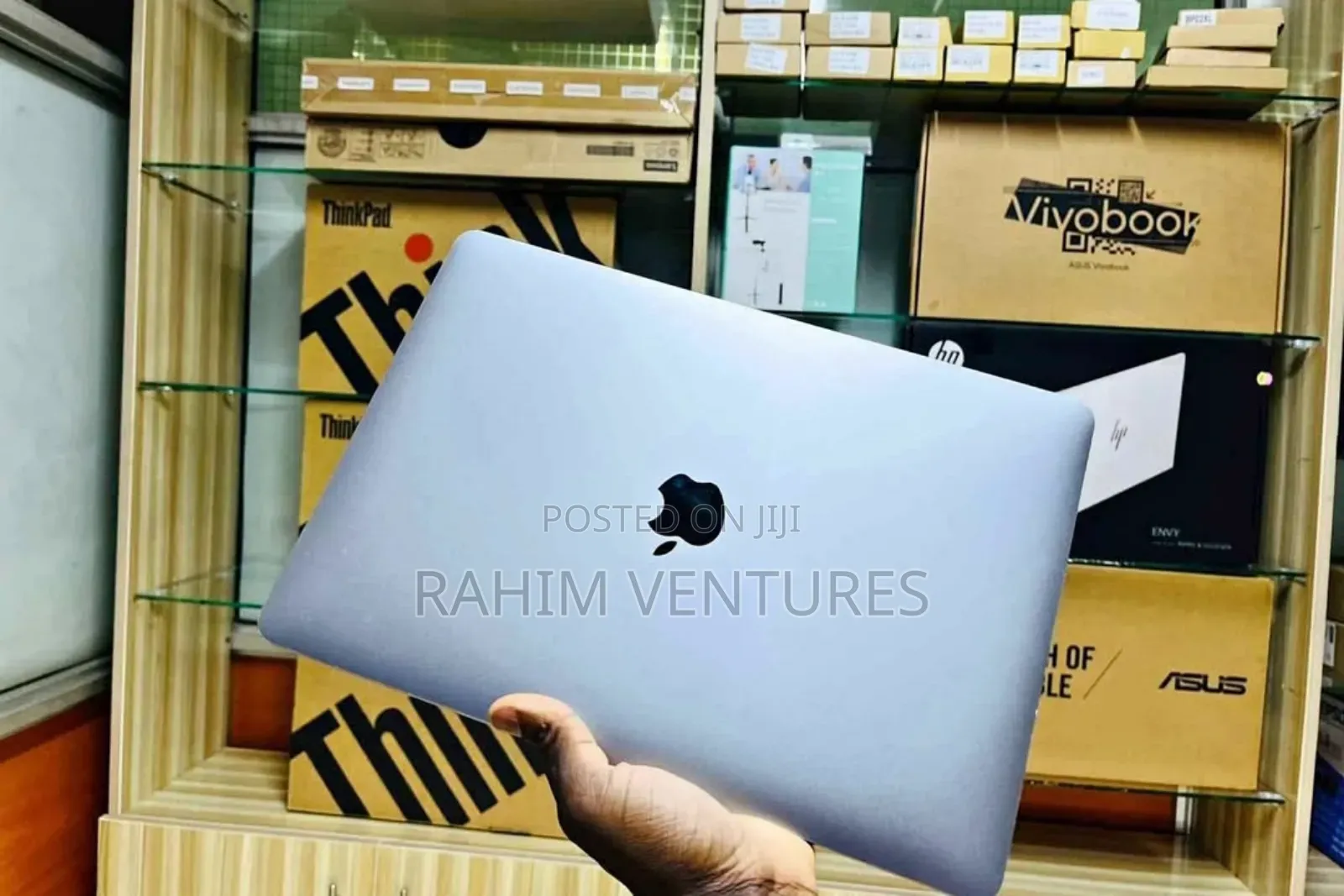 Laptop Apple MacBook Pro 2020 16GB Intel Core I7 SSD 512GB