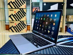 Laptop Apple MacBook Pro 2020 16GB Intel Core I7 SSD 512GB