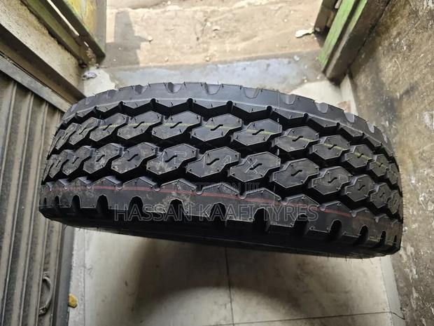 265/70r19.5 Bredgstone Tyre - thumbnail 2