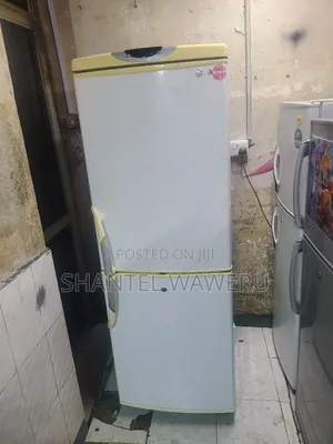 340 Bottom Xuk Refrigerator/ Frost at Free White