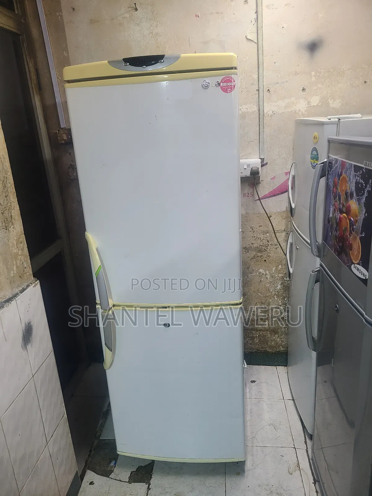 340 Bottom Xuk Refrigerator/ Frost at Free White