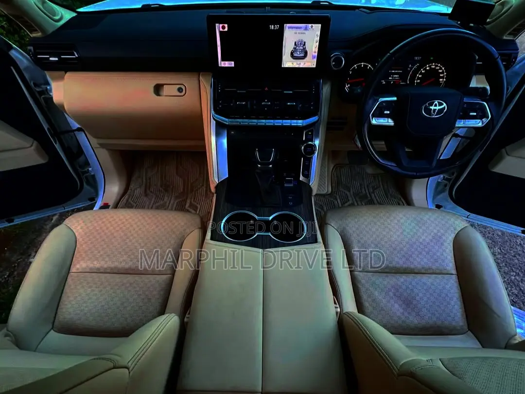 Toyota Land Cruiser Prado 2022 Pearl