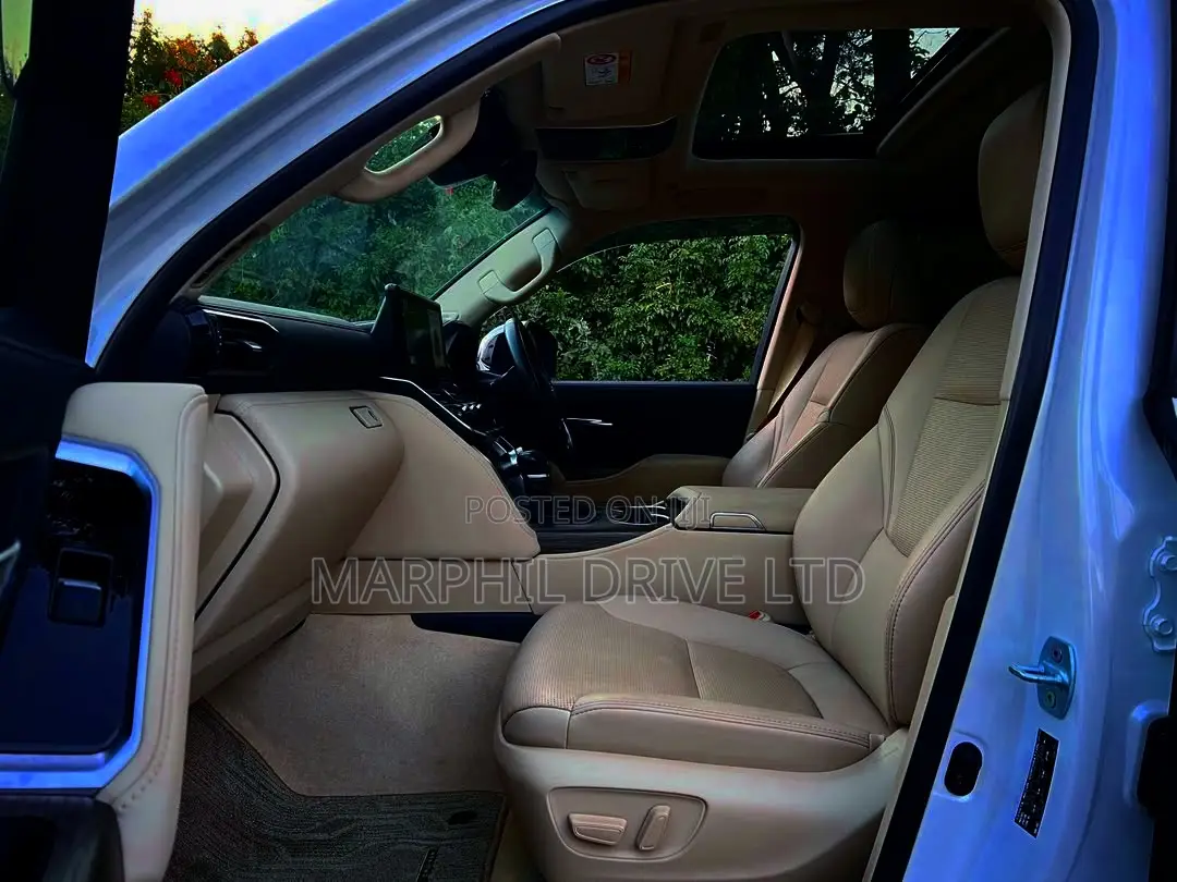 Toyota Land Cruiser Prado 2022 Pearl