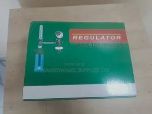 Side-Outlet Oxygen Regulator