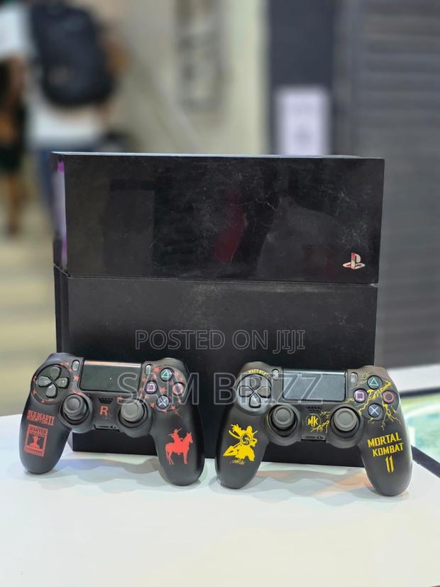 Ps4 500gb With 2controllers