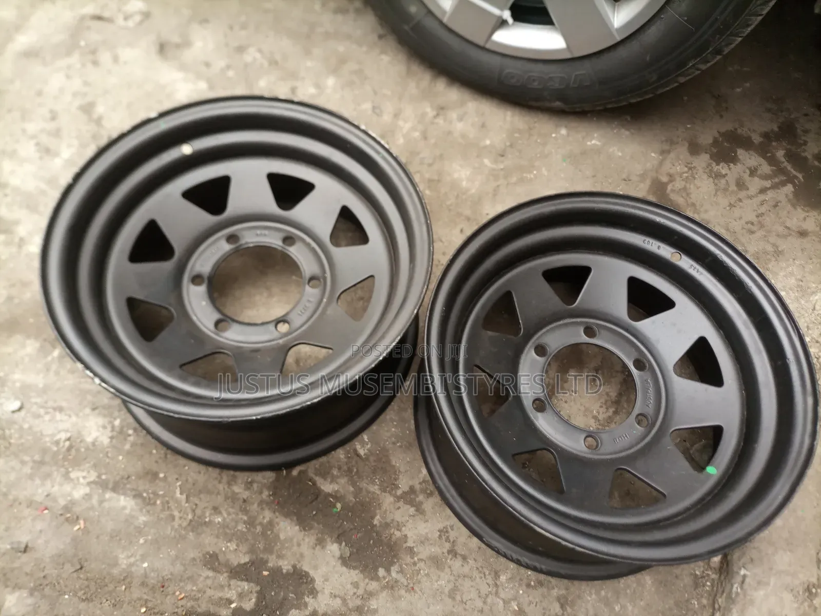 Land Cruiser Black Rims Size 16