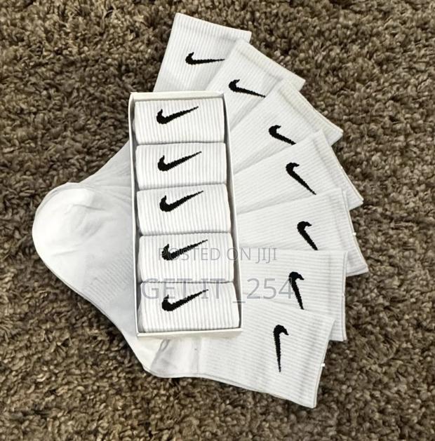 *5pairs Tube Nike Cotton Socks Pack*

♦ Size: Free Size  
* - thumbnail 3