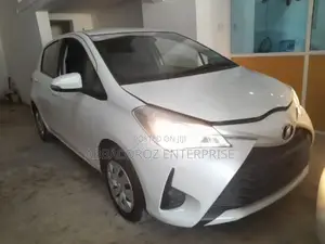 Toyota Vitz 1.0 FWD 5dr 2018 Pearl