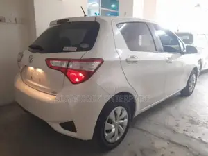 Toyota Vitz 1.0 FWD 5dr 2018 Pearl