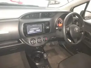 Toyota Vitz 1.0 FWD 5dr 2018 Pearl
