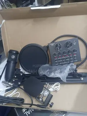 Good Condenser Microphone With Stand and Sound Card