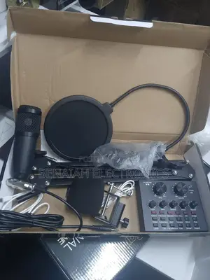 Good Condenser Microphone With Stand and Sound Card