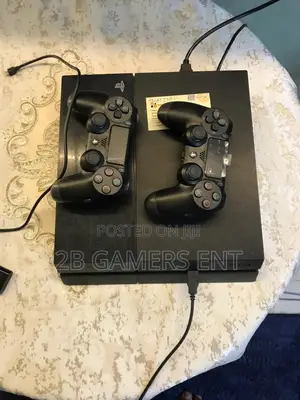 Standard Ps4 and 2 Pads Console Ps4
