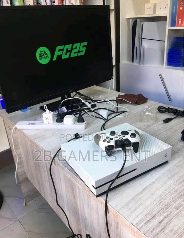 Xbox 1 S Ex Uk 1tb - thumbnail 2