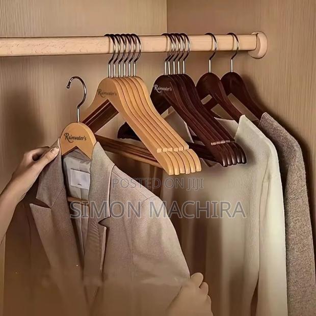 *Wooden Hangers Glossy Finish Non Slip Wooden Hangers