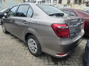 Toyota Axio 1.5 G 2WD 2018 Gold