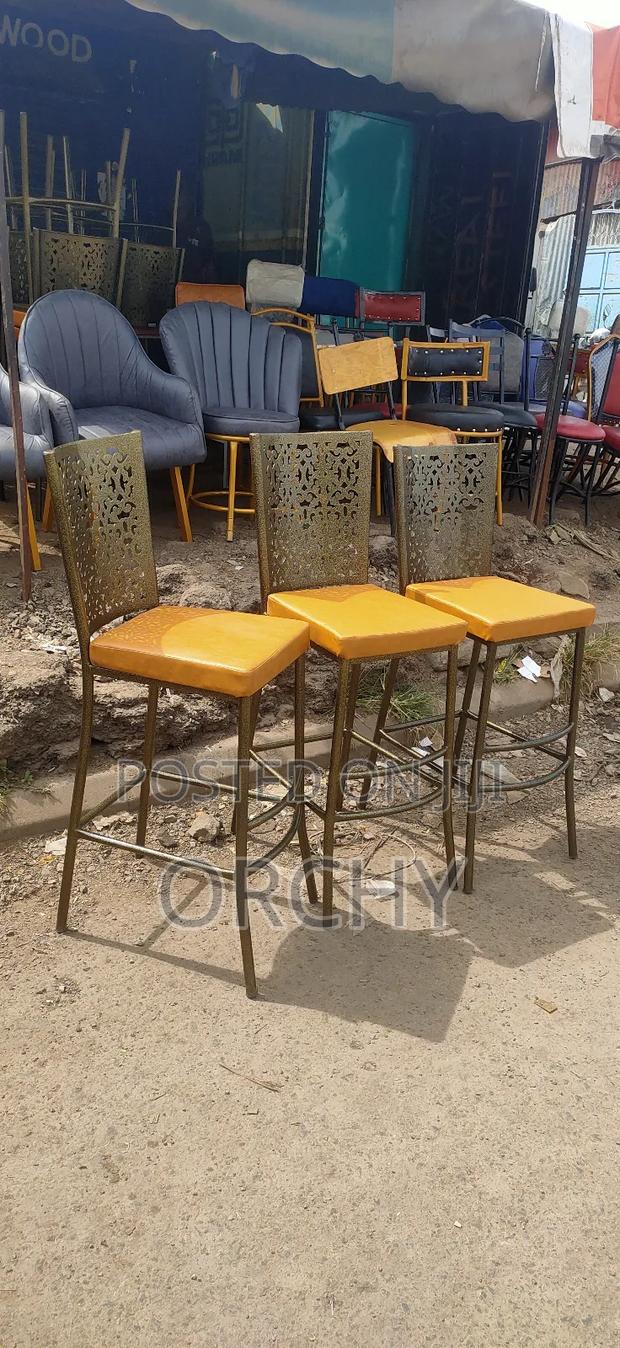 Counter Seats/ High Stools