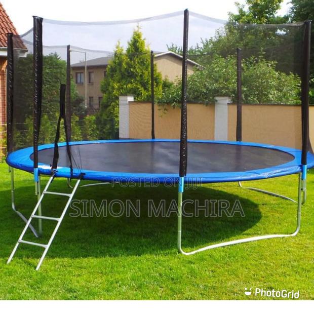 10 Ft Trampoline With Safety Enclosure Net - main view