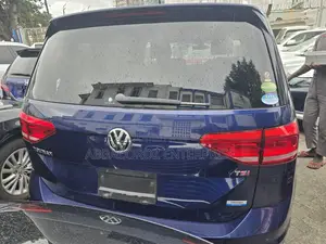 Volkswagen Touran 2018 Blue